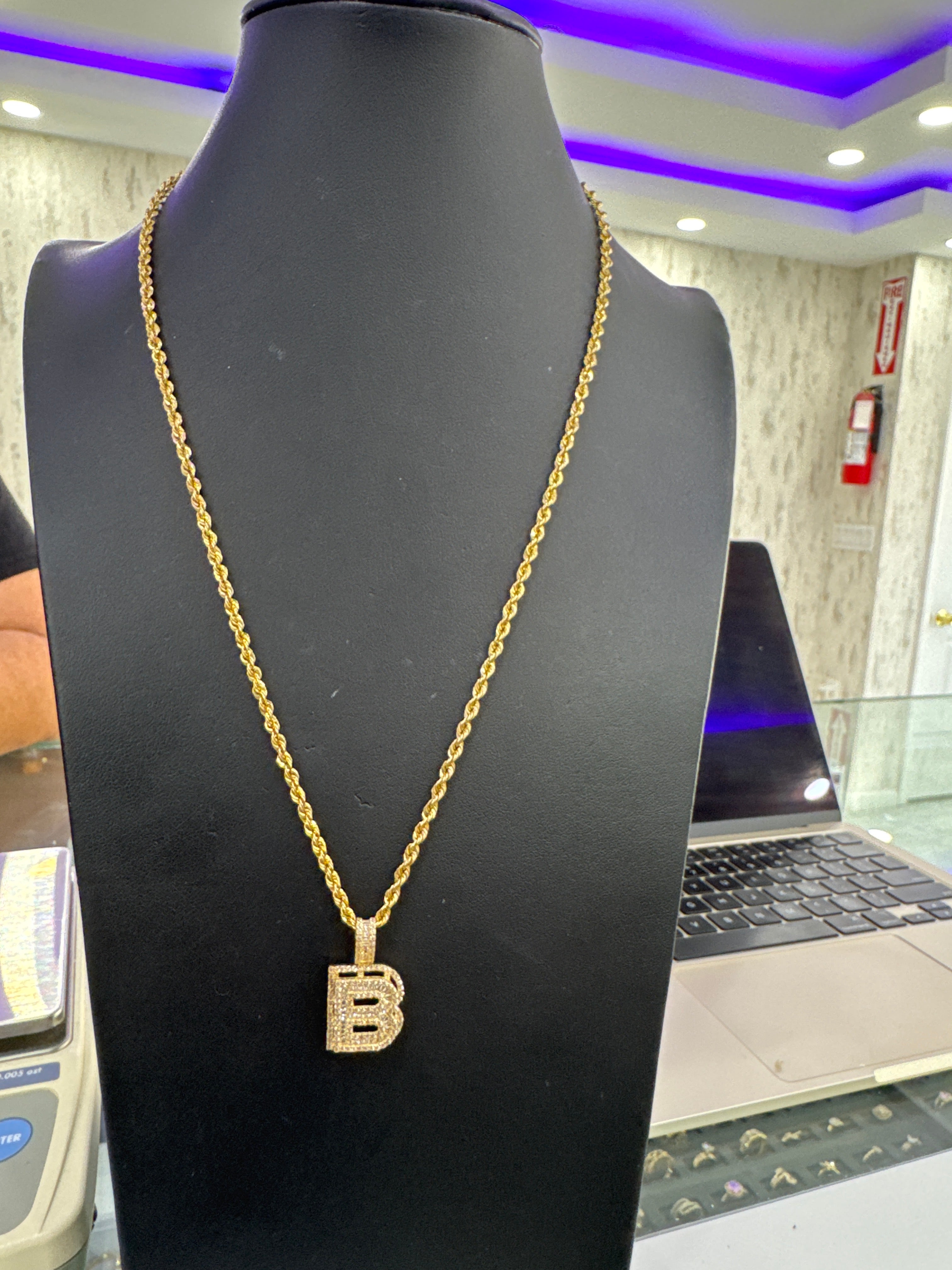 14k rope chain and pendant