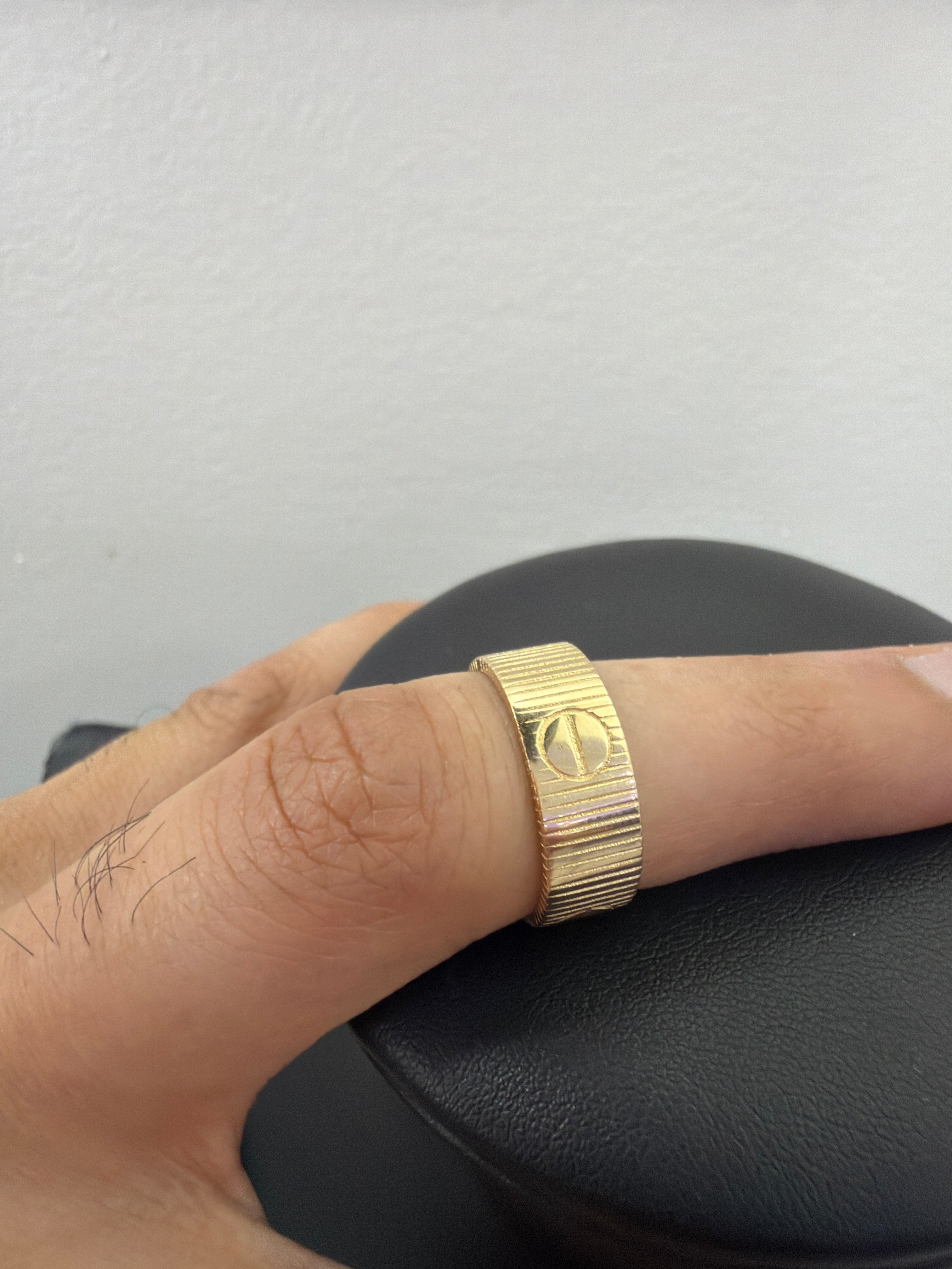 14k solid Vc ring