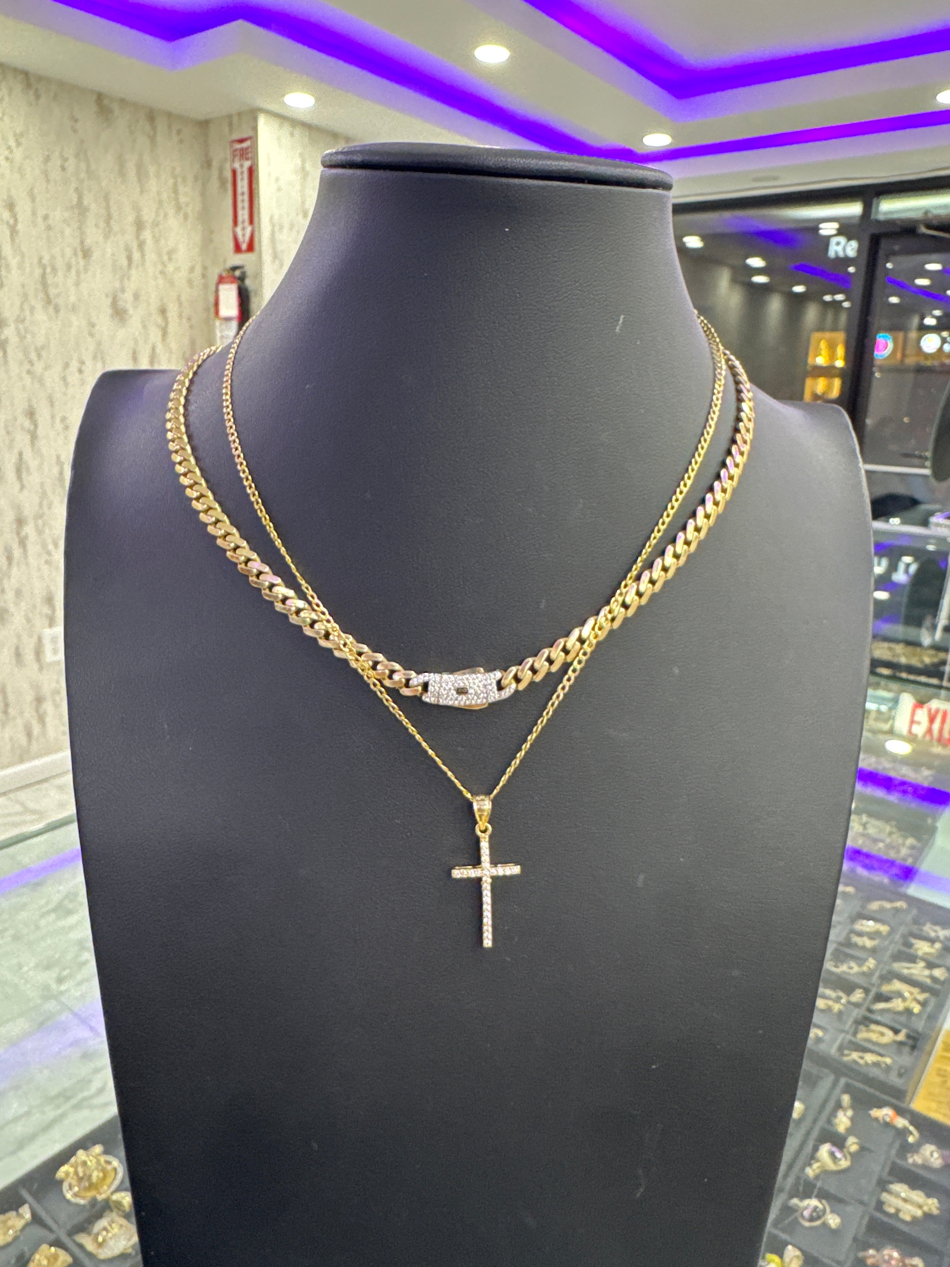 14k cuban chain and Pendant