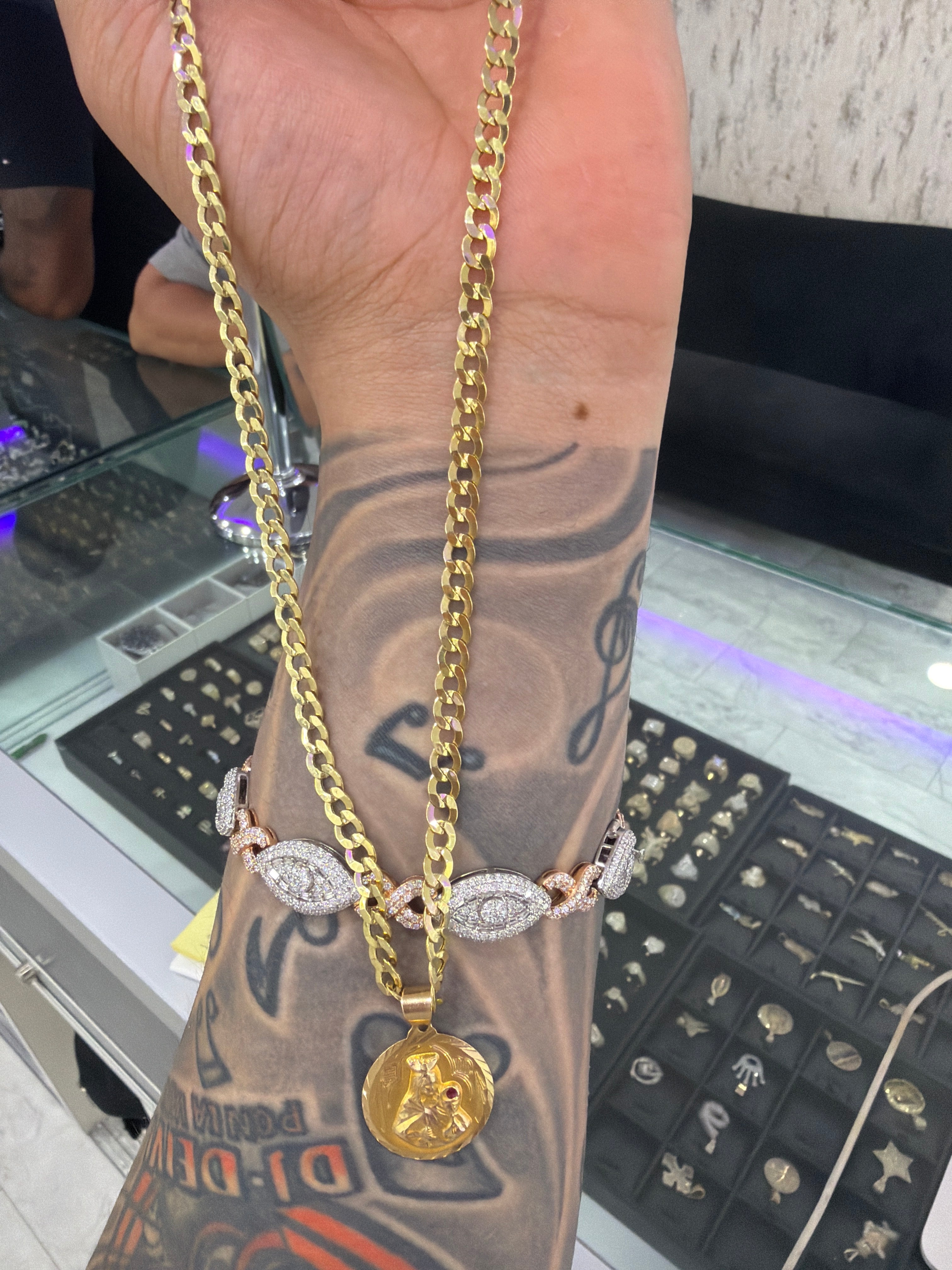 14k cuban chain and pendant