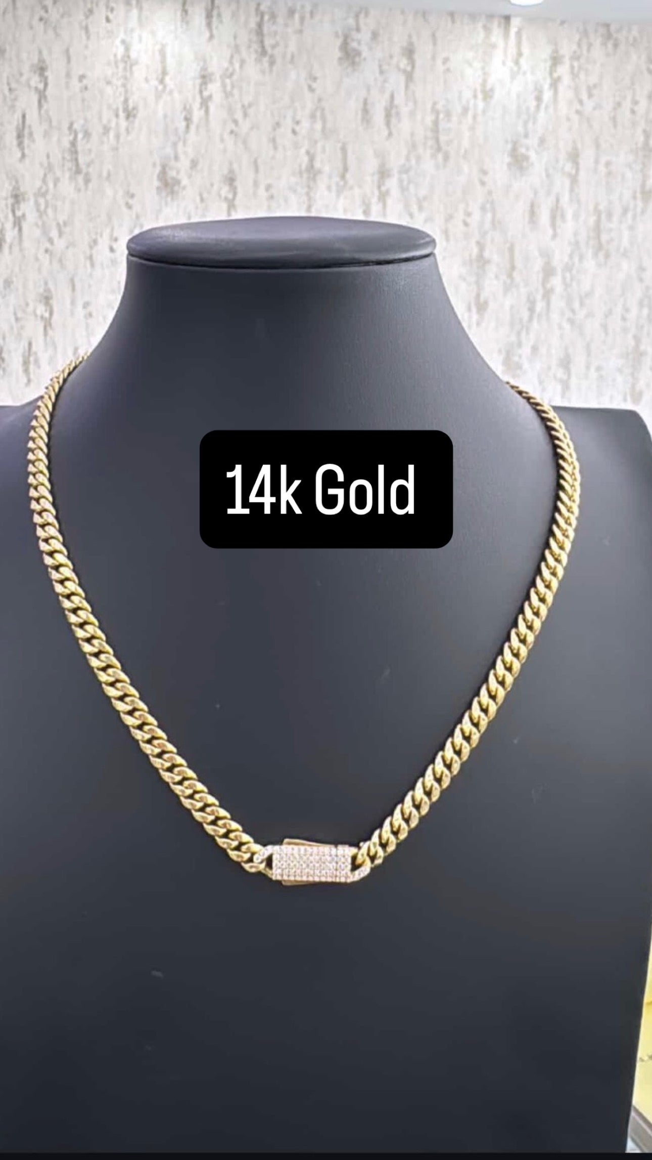 14k Gold Chocker